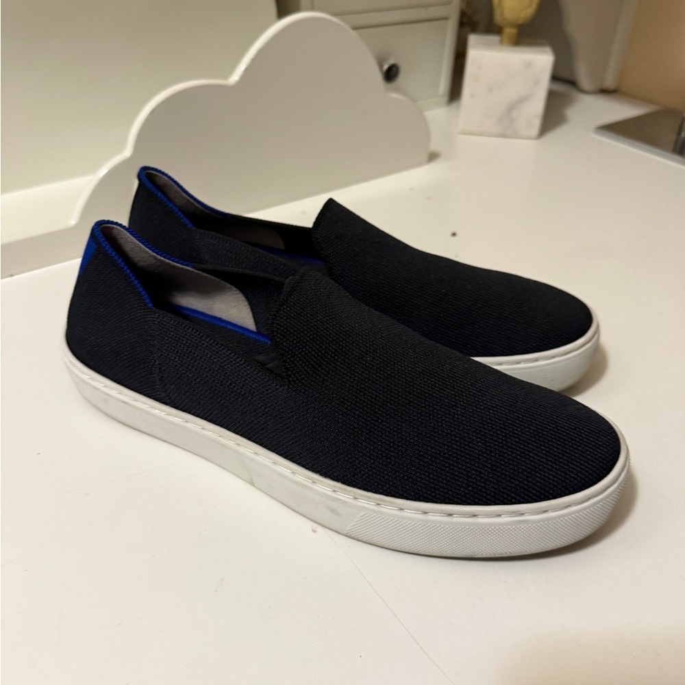 Rothys | The Original Slip On Loafers | Black | Blue White Heel
Stripe SZ 9
